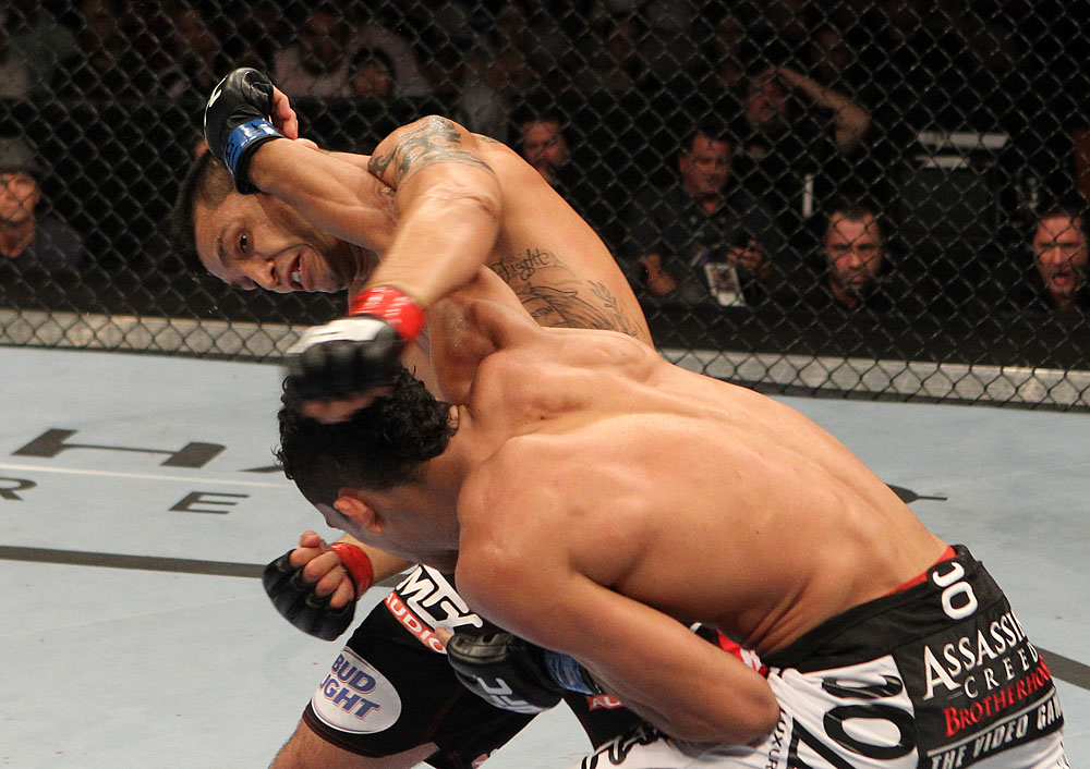 Charles Oliveira vs Efrain Escudero