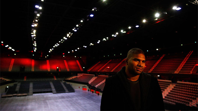 ROTTERDAM, NETHERLANDS - MARCH 22: Alistair Overeem of the Netherlands speaks to the media during the UFC photo call at Ahoy on March 22, 2016 in Rotterdam, Netherlands. UFC Fight Night 87 takes place May 8 at Ahoy Rotterdam. (Photo by Dean Mouhtaropoulos/Zuffa LLC)