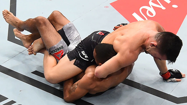 <a href='../fighter/Pedro-Munhoz'><a href='../fighter/Pedro-Munhoz'>Pedro Munhoz</a></a> of Brazil submits <a href='../fighter/Rob-Font'><a href='../fighter/Rob-Font'>Rob Font</a></a> in their bantamweight bout during the UFC Fight Night event inside the Ibirapuera Gymnasium on October 28, 2017 in Sao Paulo, Brazil. (Photo by Josh Hedges/Zuffa LLC)