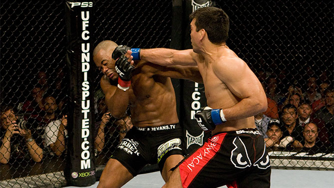 Machida vs Evans at <a href='../event/UFC-98-EVANS-vs-MACHIDA'>UFC 98,</a> 5/23/09 (Photo by Josh Hedges/Zuffa LLC)