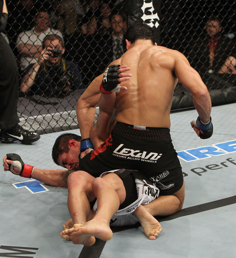 Danny Castillo vs Joe Stevenson