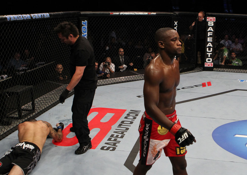 Edwards finishes Oliveira