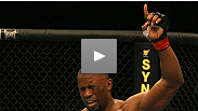 A relaxed Daniel Roberts let Soto slip into his favorite submission for an exciting first-round win.