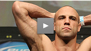 Kyle Kingsbury's killer combos help him finish a tough opponent in the first frame - hear how he "took his time" in a 21-second bout.