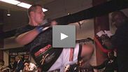 Antoni Hardonk hits mits before his fight