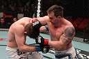 Nik Lentz vs Waylon Lowe