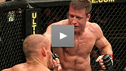 Stephan Bonnar surprises the crowd and his opponent with his game plan: "Instead of getting old, I'm getting a little better."