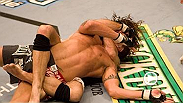 Clay Guida obtiene su primer triunfo en el Oct&aacute;gono&trade; al someter a Justin James con una asfixia por detras.