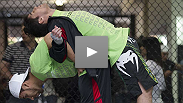Les t&ecirc;tes d'affiche, dos Santos et Carwin, d&eacute;montrent leur puissance avant leur combat qui ne se rendra certainement pas &agrave; terme.  Diego Nunes et Kenny Florian d&eacute;montrent leurs divers talents en vue de ce qui pourrait &ecirc;tre, un suspense de 15 minutes.