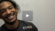 E oooooooo novo!!... O sonho de Benson Henderson vira realidade, enquanto se torna o novo campe&atilde;o peso leve do UFC&reg;. "Smooth" analisa a luta, e fala sobre o durto trabalho que lhe rendeu a vit&oacute;ria.