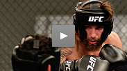 TUF Liveのホストを務めるジョン・アニク氏が、チームフェイバーの2人のメンバーにインタビュー。