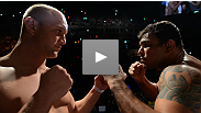 El ex campe&oacute;n peso completo de PRIDE y UFC Minotauro Nogueira y el peligroso Dave Herman cara a cara durante su pesaje en UFC 153.