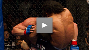 UFCライト級の王冠を戴くその前に、ベンソン・ヘンダーソンはWEC 46でWECライト級タイトルを3ラウンドにサブミッションでジェイミー・ヴァーナーを下して統一した。
