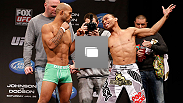 Pesagem do UFC&reg; Johnson vs Dodson no dia 25 de janeiro, 2013 no Chicago Theatre em Chicago, Illinois. (Fotos de Josh Hedges/Zuffa LLC/Zuffa LLC via Getty Images)