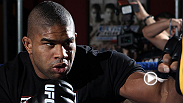 アリスター・オーフレイムとアントニオ&ldquo;ビッグフット&rdquo;シウバ。強烈なパンチ力を誇る二人の大男がUFC 156で激突。両者はこの試合が判定にもつれ込むことはない、と口を揃える。