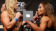 Pesagem dos lutadores do UFC 157 no Honda Center em 23 de fevereiro, 2013 em Anaheim, Calif&oacute;rnia.  (Foto de Josh Hedges/Zuffa LLC/Zuffa LLC via Getty Images)