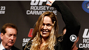 Le pr&eacute;sident de l'UFC, Dana White, annonce les entra&icirc;neurs de la 18&egrave;me saison de la s&eacute;rie The Ultimate Fighter - La championne poids coq de l'UFC, Ronda Rousey, et le vainqueur du combat Miesha Tate vs Cat Zingano.