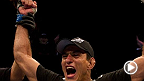 UFC 109でマイク・スウィックと対戦したパウロ・チアゴはその強烈な寝技を披露、スウィックを見事にダース・チョークでしとめて見せた。