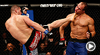 Il est un des plus rapides et redoutables poids lourds &agrave; l'UFC - voyez la puissance brute de Cain Velasquez au ralentit comme vous ne l'avez encore jamais vu.