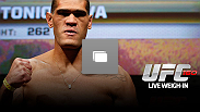 LAS VEGAS, NV - 24 de MAIO: Pesagem oficial do UFC 160 no MGM Grand Hotel/Casino. (Foto de Josh Hedges/Zuffa LLC/Zuffa LLC via Getty Images)