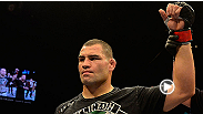 El campe&oacute;n de los pesos completos del UFC habla en exclusiva sobre su victoria ante 'Bigfoot' Silva. Adem&aacute;s ya se prepara la trilog&iacute;a contra Junior Dos Santos y m&aacute;s.