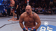 Il peso massimo Shawn Jordan ottiene una vittoria al primo round per KO. Ascolta cos'ha da dire riguardo la sua vittoria contro l'amico ed avversario Pat Barry.