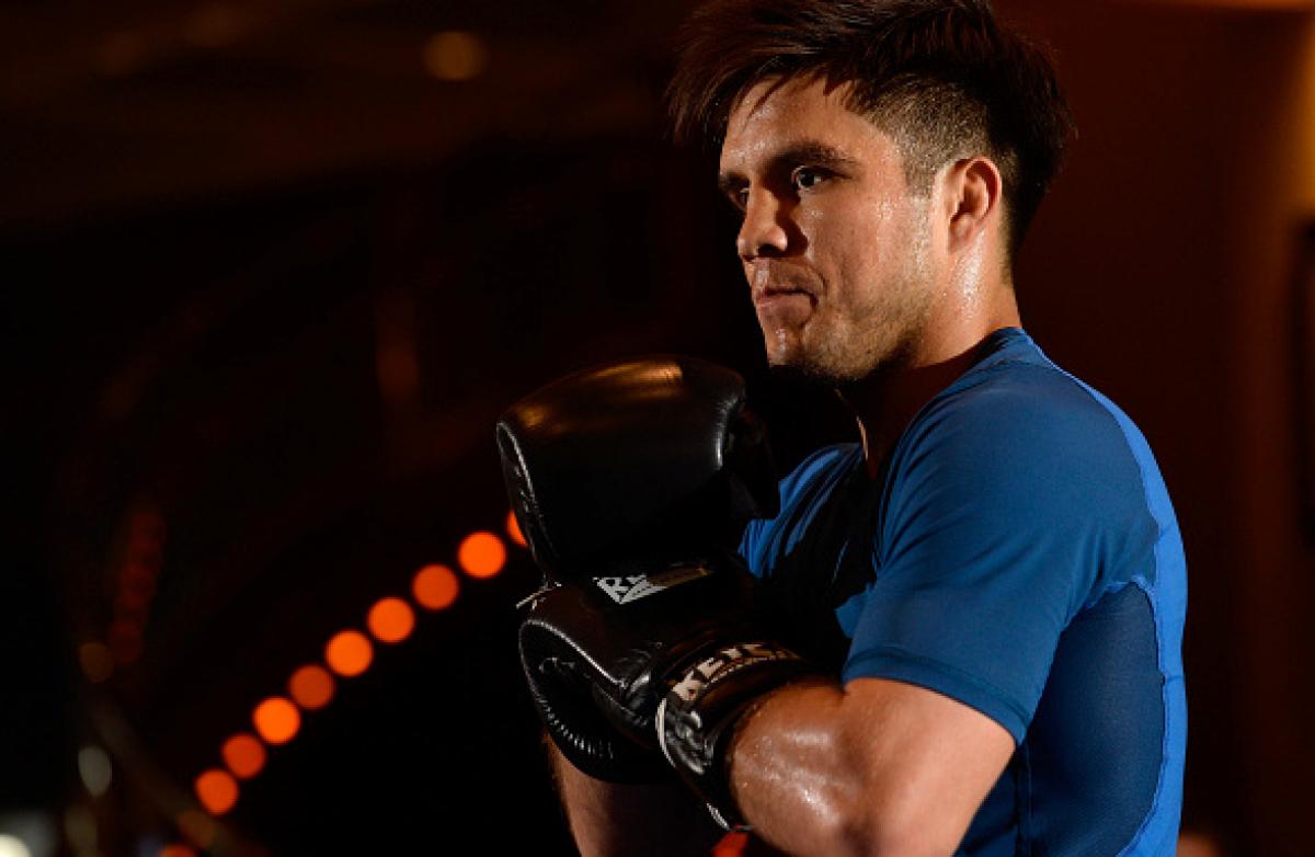 Cejudo injured, pulled from Pettis bout