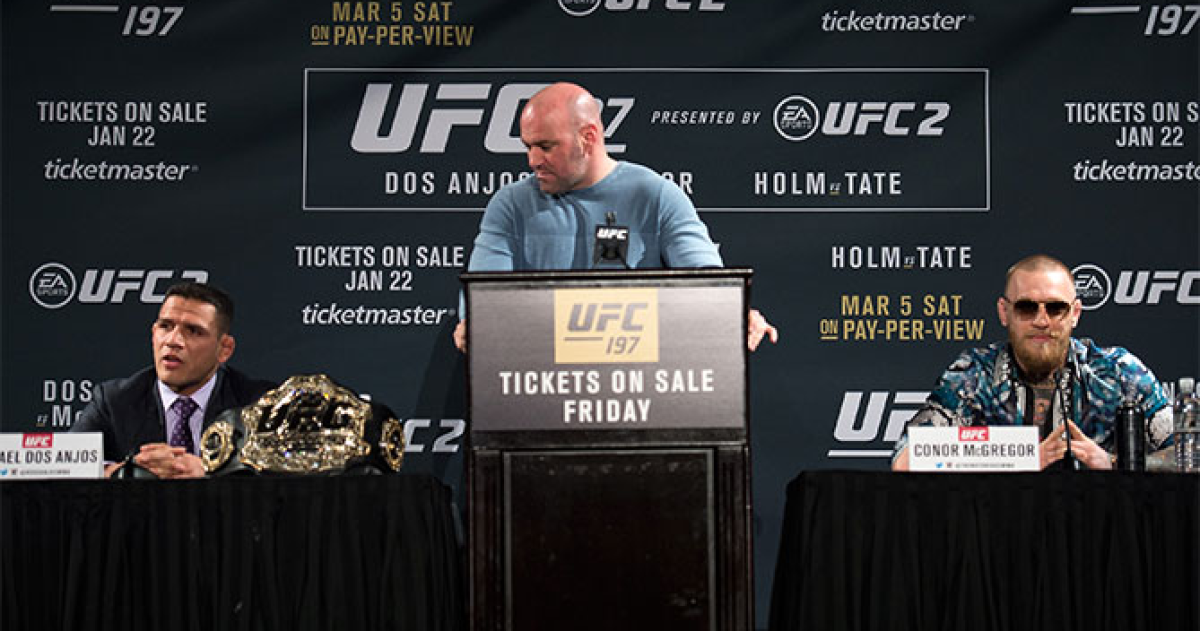 McGregor begins war of words against title rival dos Anjos