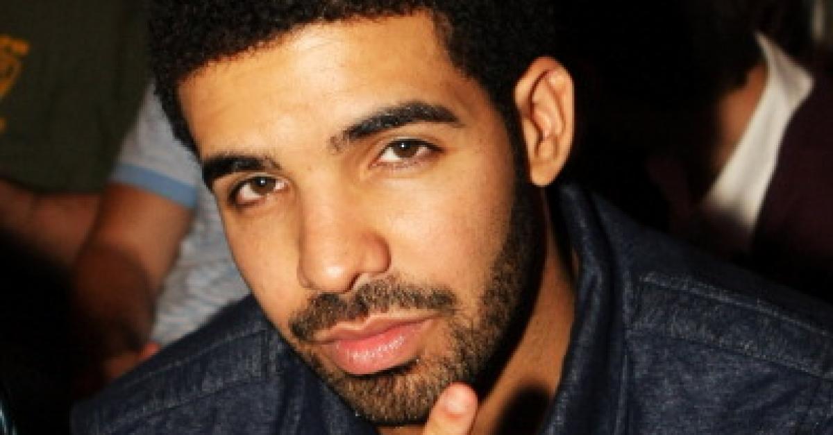 Drake shows support of McGregor ahead of UFC 196 tonight