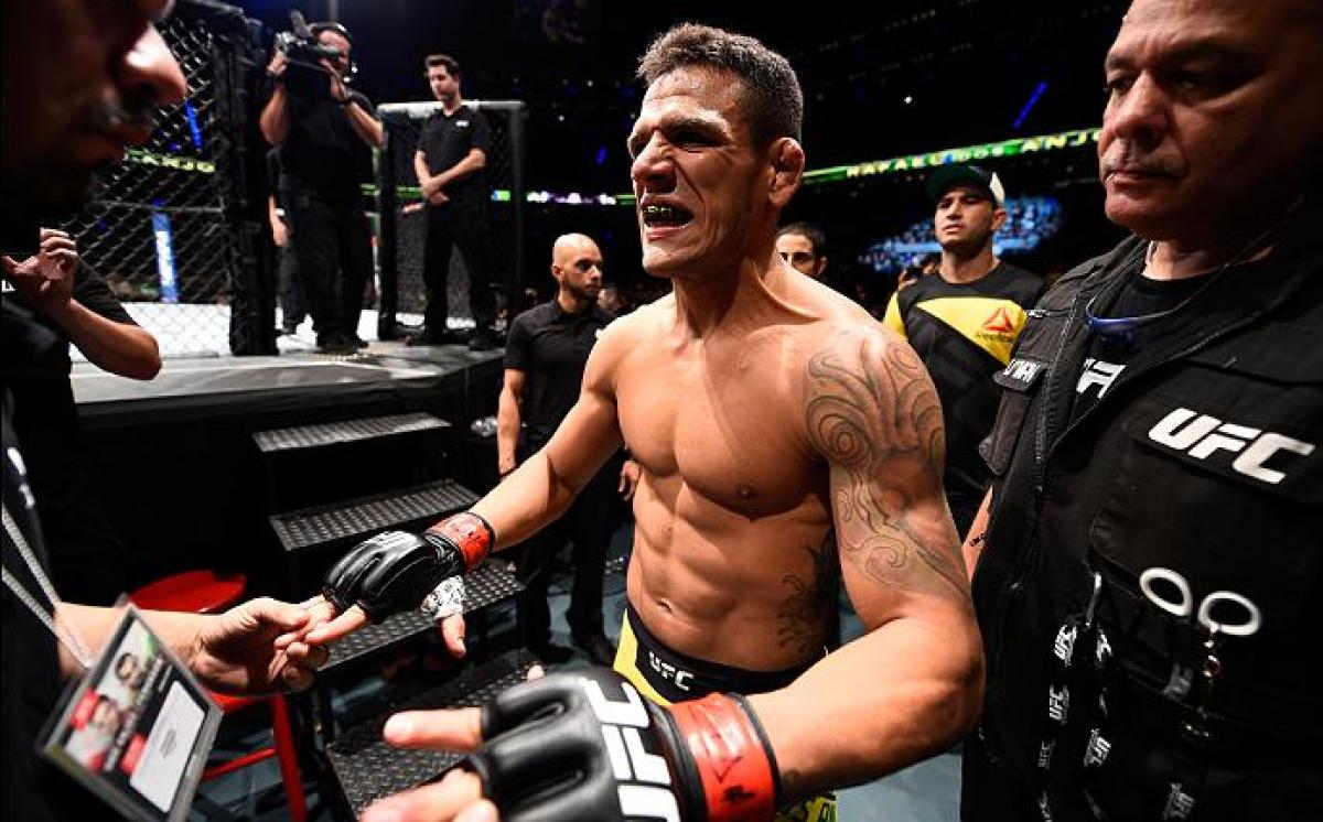 Former lightweight champ Dos Anjos announces move to 170
