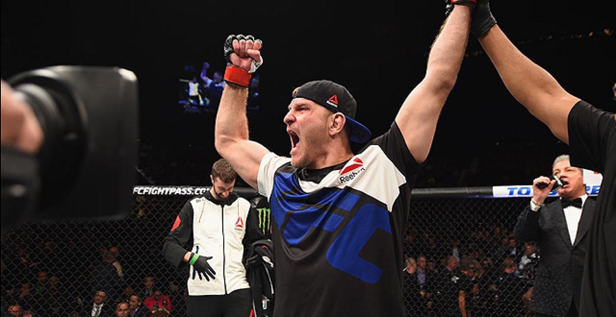 Miocic Replaces Velasquez in UFC 196 Main Event