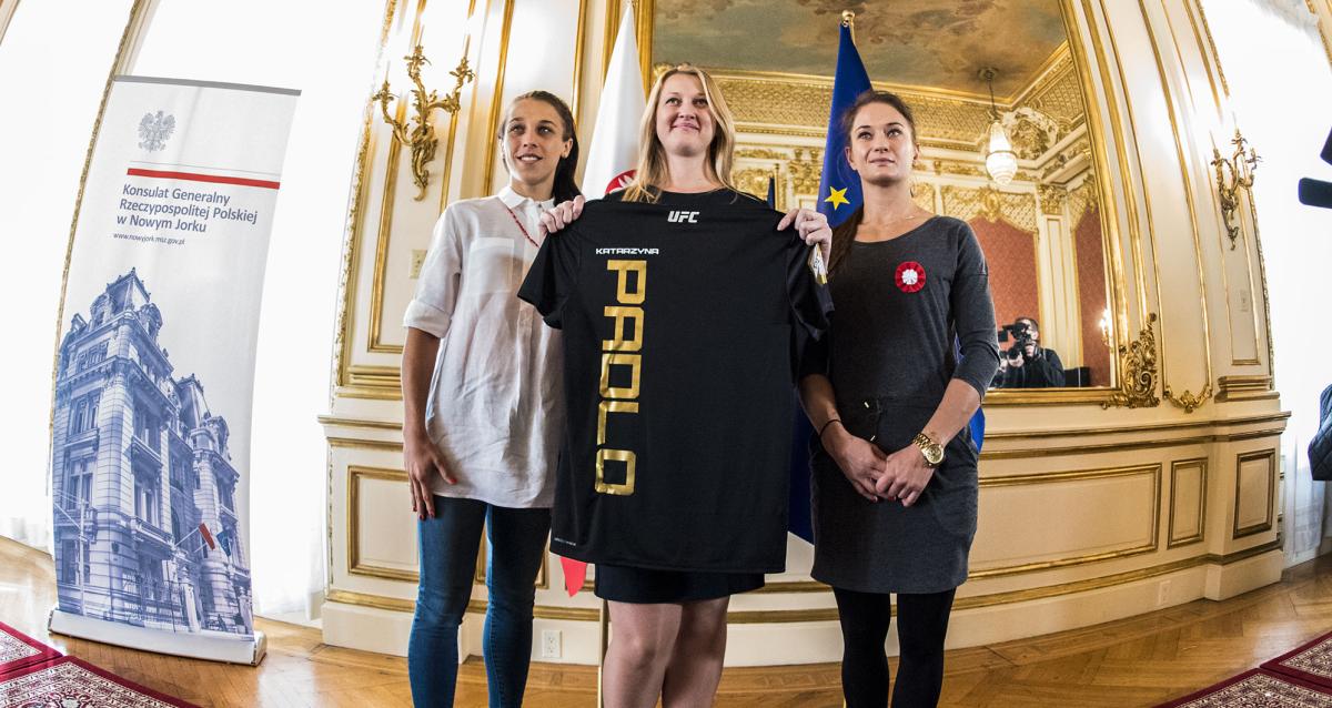 Polish stars Jedrzejczyk, Kowalkiewicz visit Polish Consulate in NYC