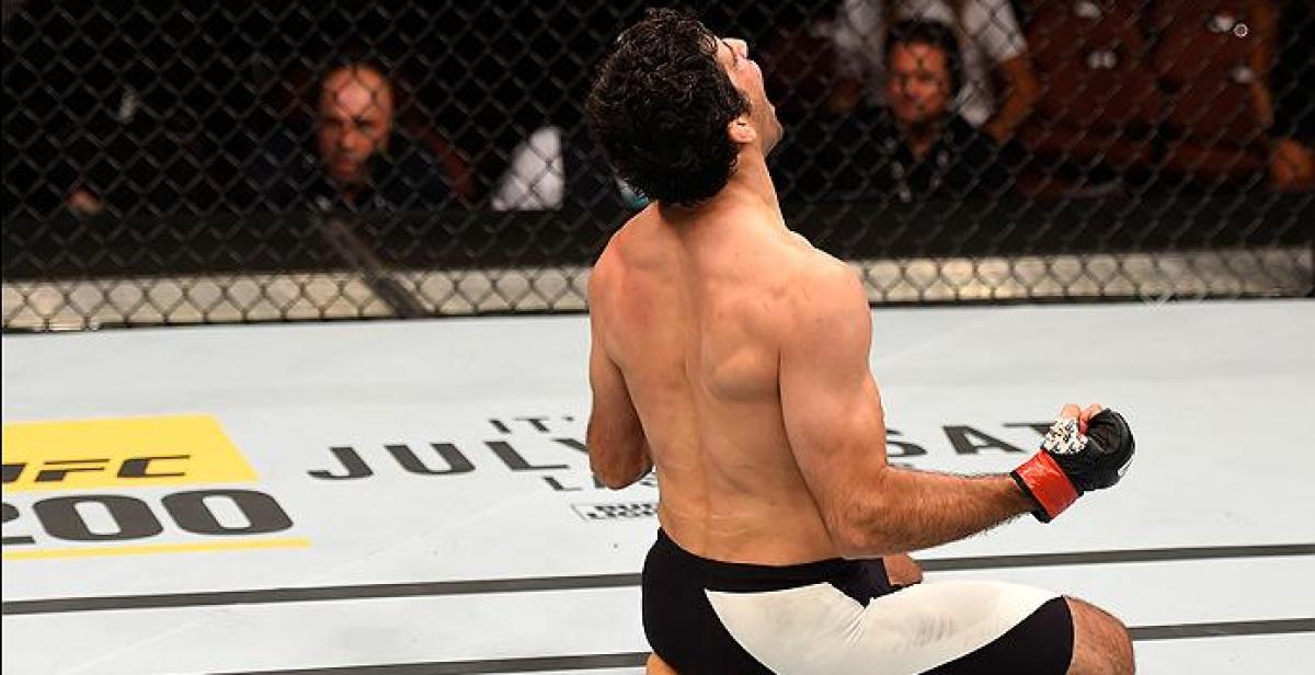 Two first-round KOs and a division gets more crowded