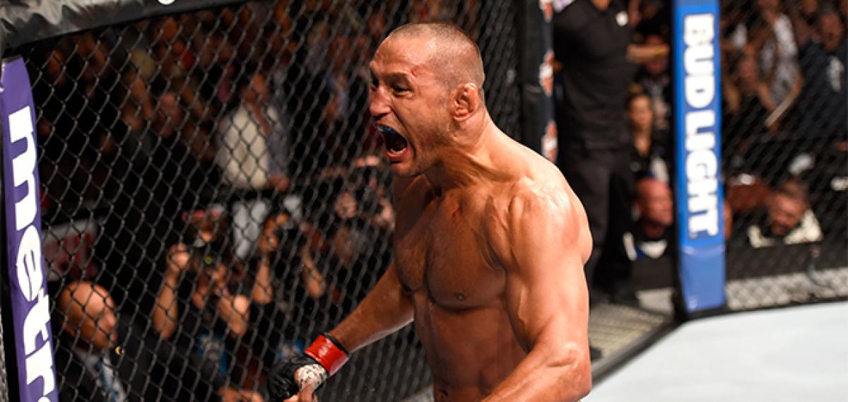 Hendo scores emotional win; Poirier, Holloway also victorious