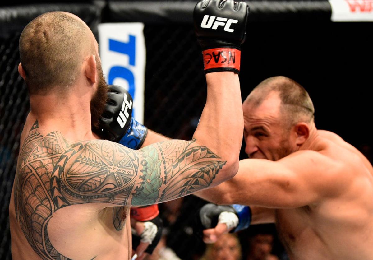 Veterans Oleinik, Santos Cruise In UFC 213 Prelims