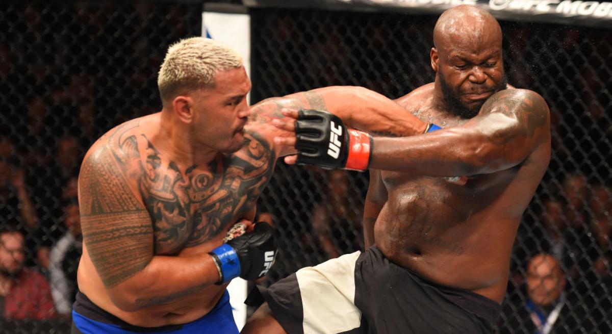 Hunt outlasts Lewis, TKOs 'Black Beast' in 4th round