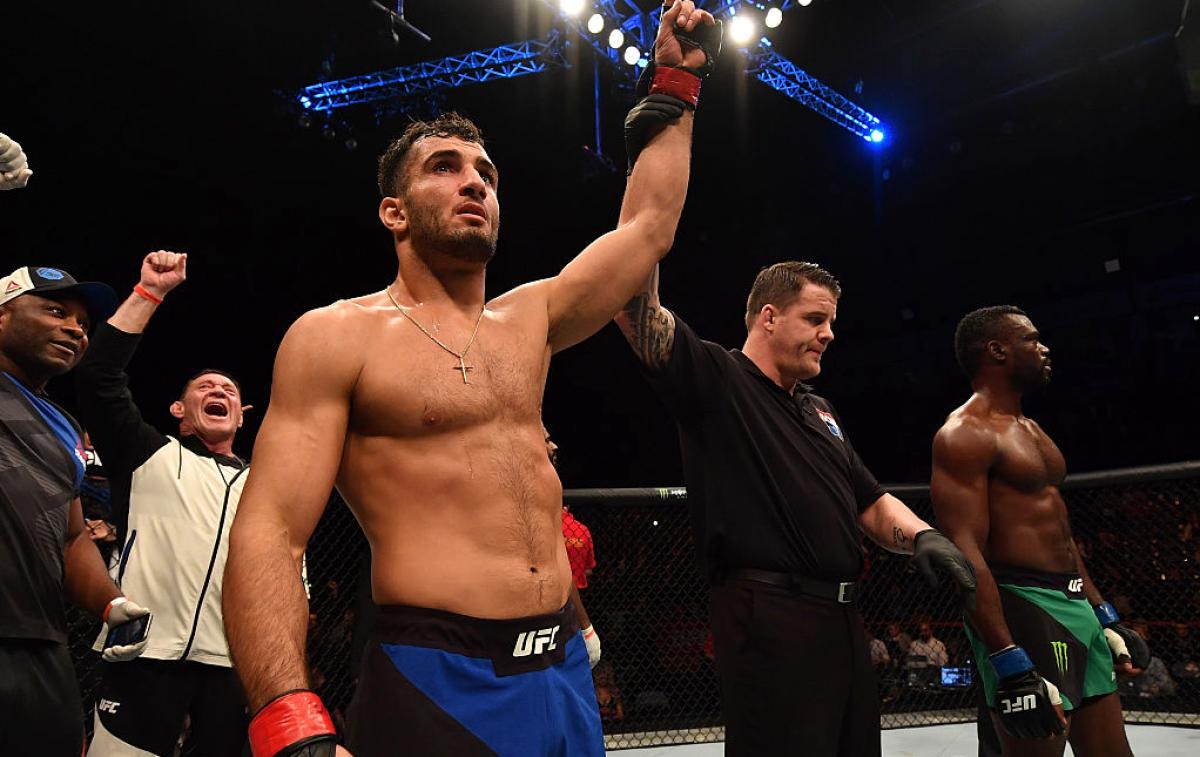 Mousasi gets revenge with victory over Hall