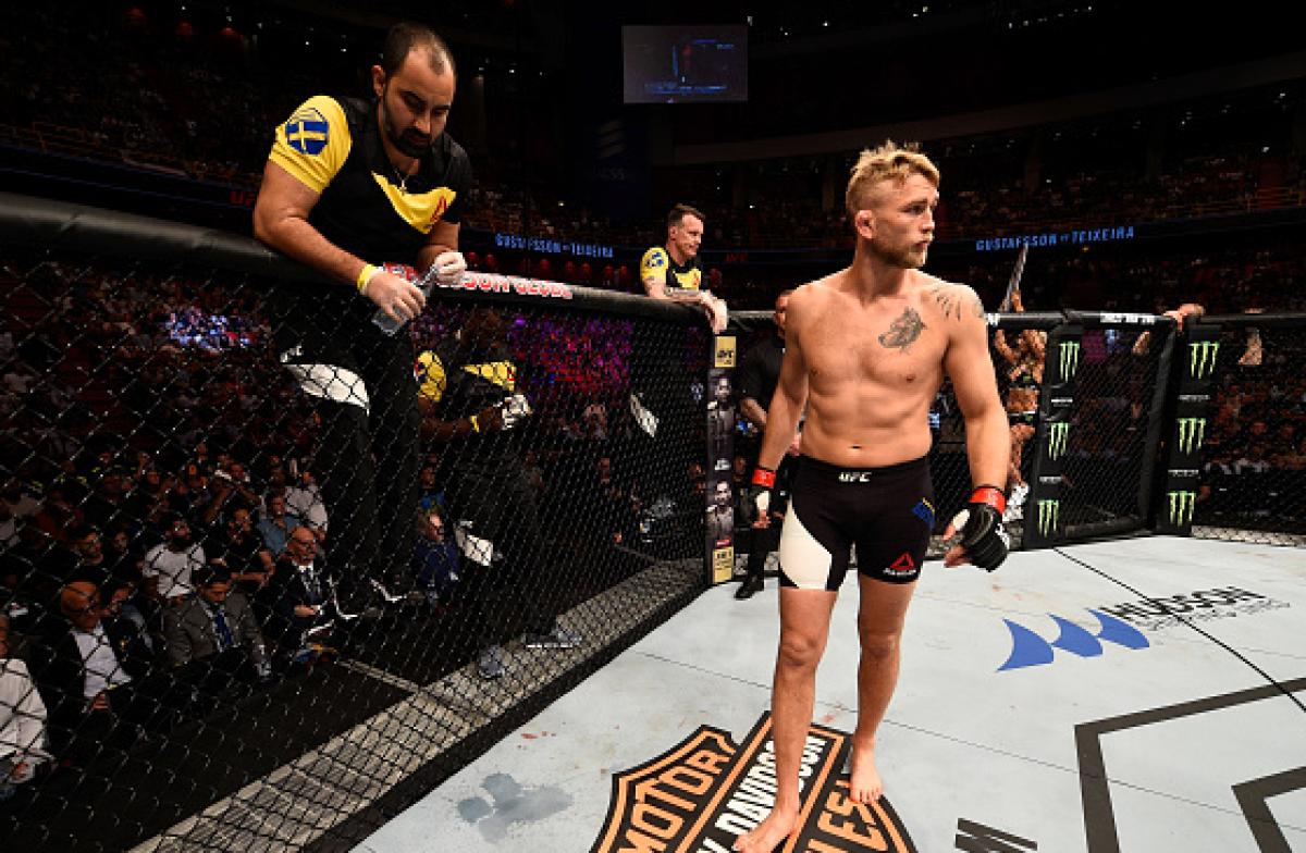 Gustafsson shines in Stockholm, KO's Teixeira