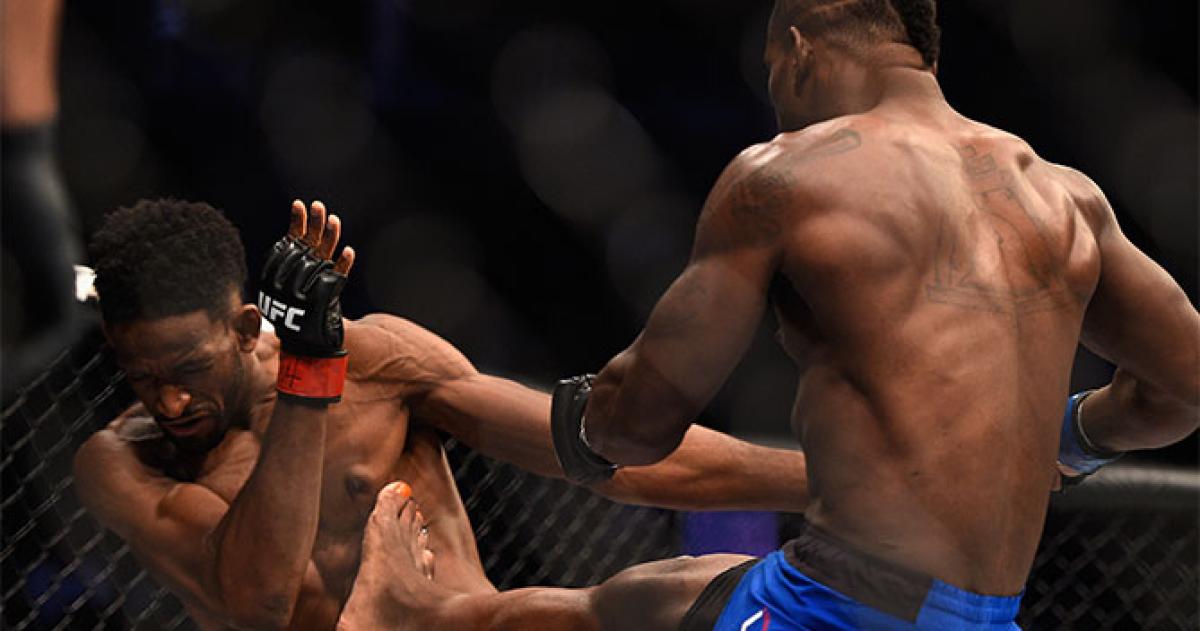 Larkin impresses, Covington wins late at UFC 202