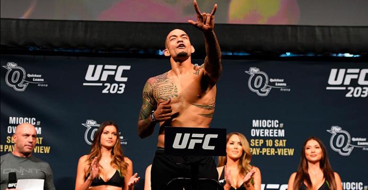 Medeiros kicks off UFC 203 with submission win