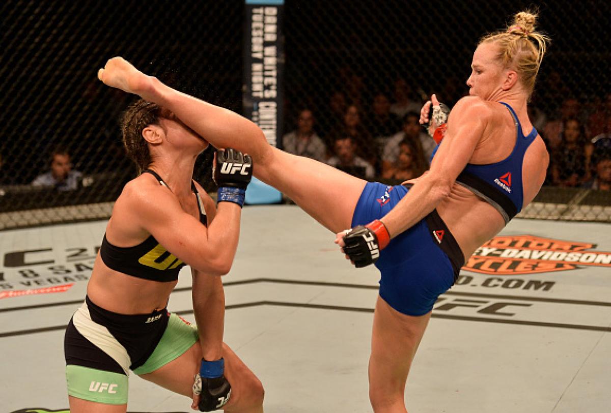 Holm finishes Correia with epic head kick