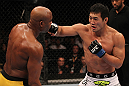 Anderson Silva vs Yushin Okami