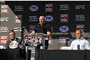 (L-R) UFC heavyweight champion Cain Velasquez, UFC President Dana White & Junior dos Santos