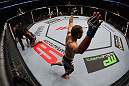 Robert Peralta vs Mackens Semerzier