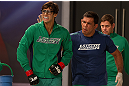 S&Atilde;O PAULO, BRASIL - 25/1/2013: David Vieira (Time Nogueira) entrando para a segunda luta na casa do The Ultimate Fighter Brasil 2. (Foto de Luiz Pires Dias/Zuffa LLC/Zuffa LLC via Getty Images)