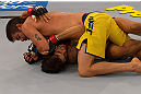 S&Atilde;O PAULO, BRASIL - 25/1/2013: Yan Cabral (Time Werdum) x David Vieira (Time Nogueira) na segunda luta na casa do The Ultimate Fighter Brasil 2. (Foto de Luiz Pires Dias/Zuffa LLC/Zuffa LLC via Getty Images)
