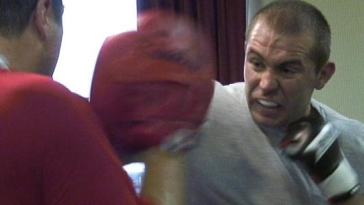 Alan Belcher entrenando, también lesionado y fuera de UFC 153