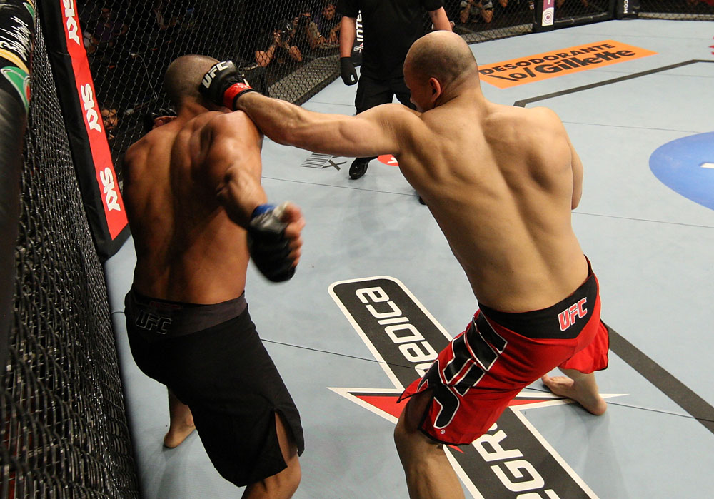 BELO HORIZONTE, BRAZIL - JUNE 23: (R-L) Thiago "Bodao" Perpetuo punches Leonardo Mafra during their UFC 147 middleweight bout at Estadio Jornalista Felipe Drummond on June 23, 2012 in Belo Horizonte, Brazil. (Photo by Josh Hedges/Zuffa LLC/Zuffa LLC via Getty Images)