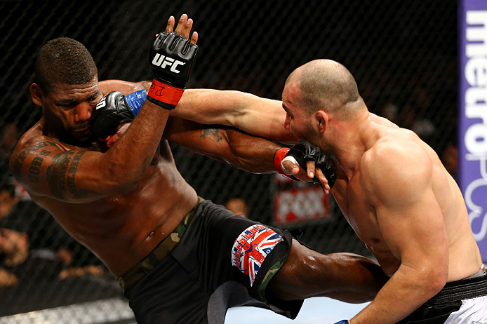 Glover lands a right against Rampage