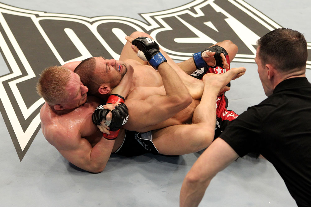 Dennis Siver (L) of Germany fights Andre Winner of England during their UFC Lightweight bout at the Konig Pilsner Arena on November 13, 2010 in Oberhausen, Germany. (Photo by Josh Hedges/Zuffa LLC/Zuffa LLC)